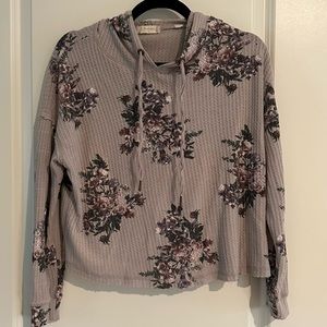 Size Small Altar’s State Cropped Purple Floral Hooded Tee